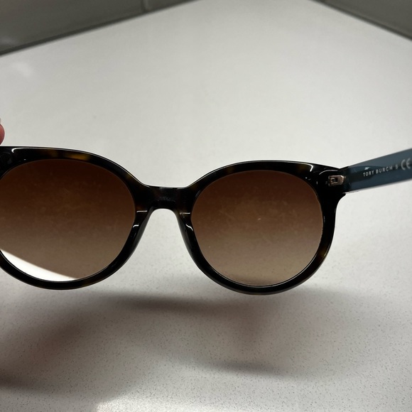Tory Burch Sunglasses TY 7079 Round Blue Tortoise Frames Gold Logo - Picture 4 of 7